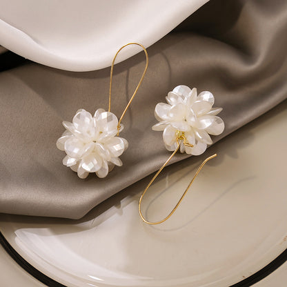 Women's Fashion White Petal Geometric Earrings